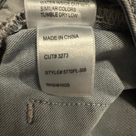 Articles of Society light wash raw hem jeans size 27 - Picture 6 of 6